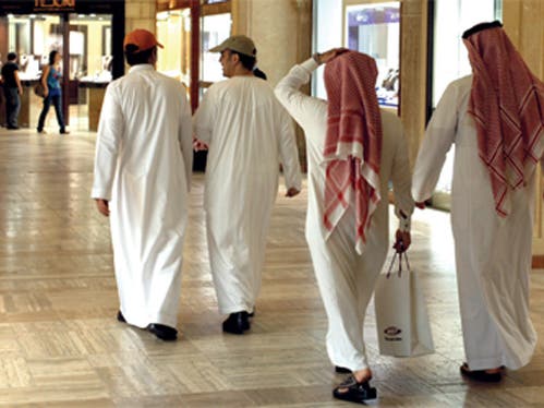 سباق عالمي على السائح السعودي